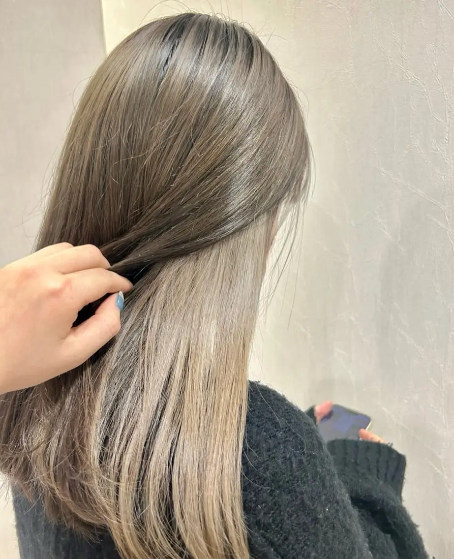 カラー イヤリングカラー ヘアカラー 坂口 遥香のヘアスタイル