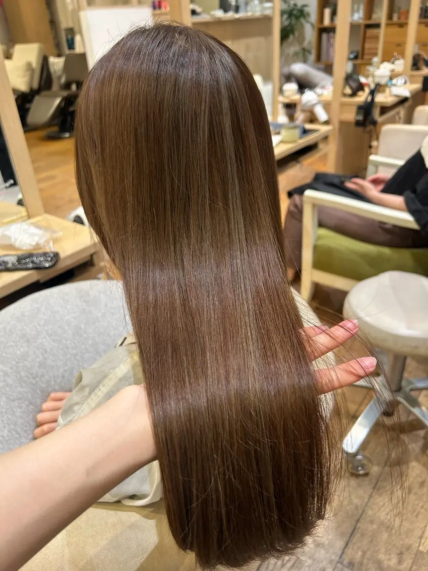 カラー ブリーチ ハイライトカラー 市吉 杏奈のヘアスタイル