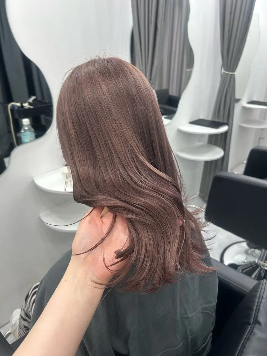 カラー ブリーチ グレージュ ピンクカラー ヘアカラー あやめ🪽 オリーブ/ハイトーンのヘアスタイル