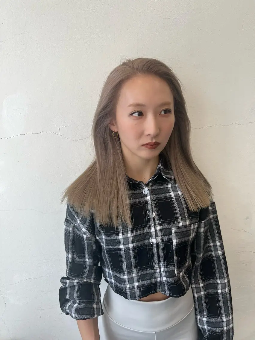 ミディアム カラー アッシュ ベージュカラー ブリーチ ブロンド ケアブリーチ ヘアカラー トリートメント HARU//原宿🤍 リピート率NO.1のヘアスタイル