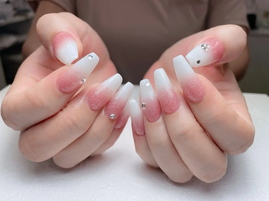 ネイル チークネイル ジェルネイル ガーリー 韓国ネイル マグネットネイル 中野駅から2分 MEO NAILのネイルデザイン
