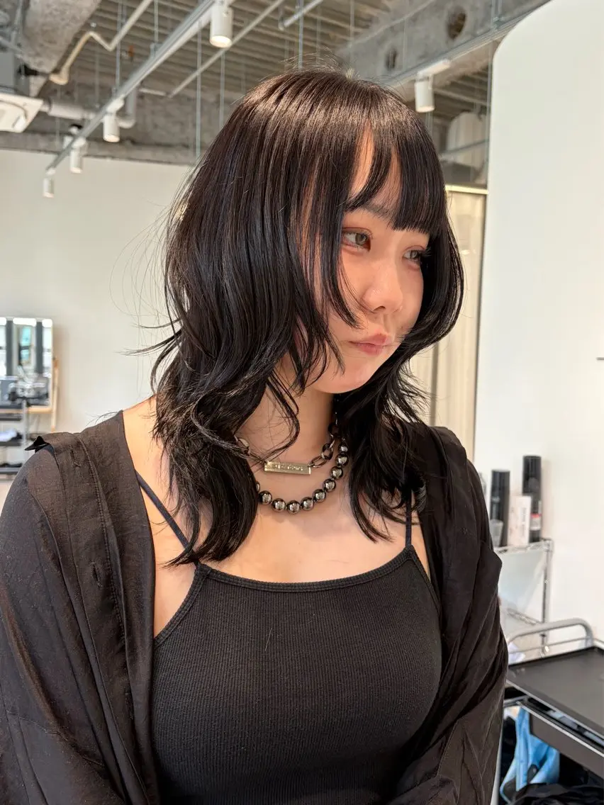 セミロング カラー レイヤーカット カット ヘアカラー トリートメント サエ/ レイヤー/パーマのヘアスタイル