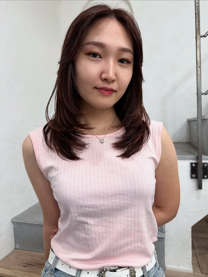 ミディアム ヘアカラー イシイ モエカのヘアスタイル