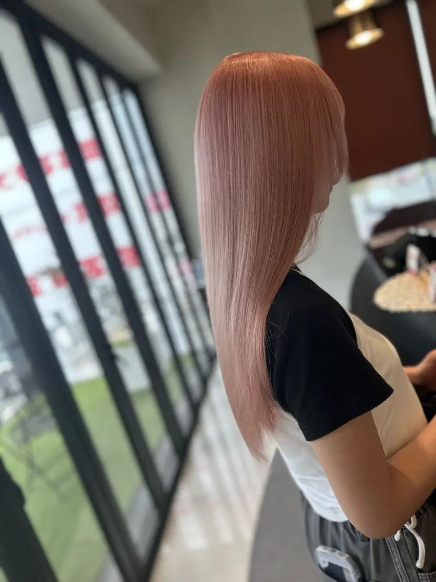 ロング カラー ブリーチ ケアブリーチ ピンクカラー ヘアカラー トリートメント カラーと言ったら SAWARAのヘアスタイル