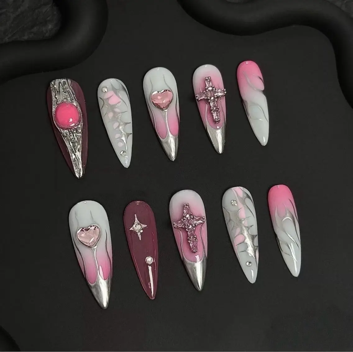 ネイル Genie Mika Nailsのネイルデザイン