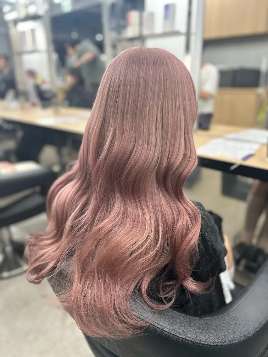 ロング カラー ヘアカラー トリートメント ヘッドスパ ヘアセット YUKA🤍ベージュ /ミルクティーのヘアスタイル