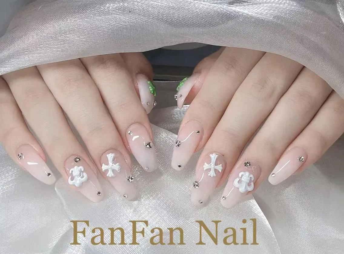 ネイル Mona FanfanNailのネイルデザイン