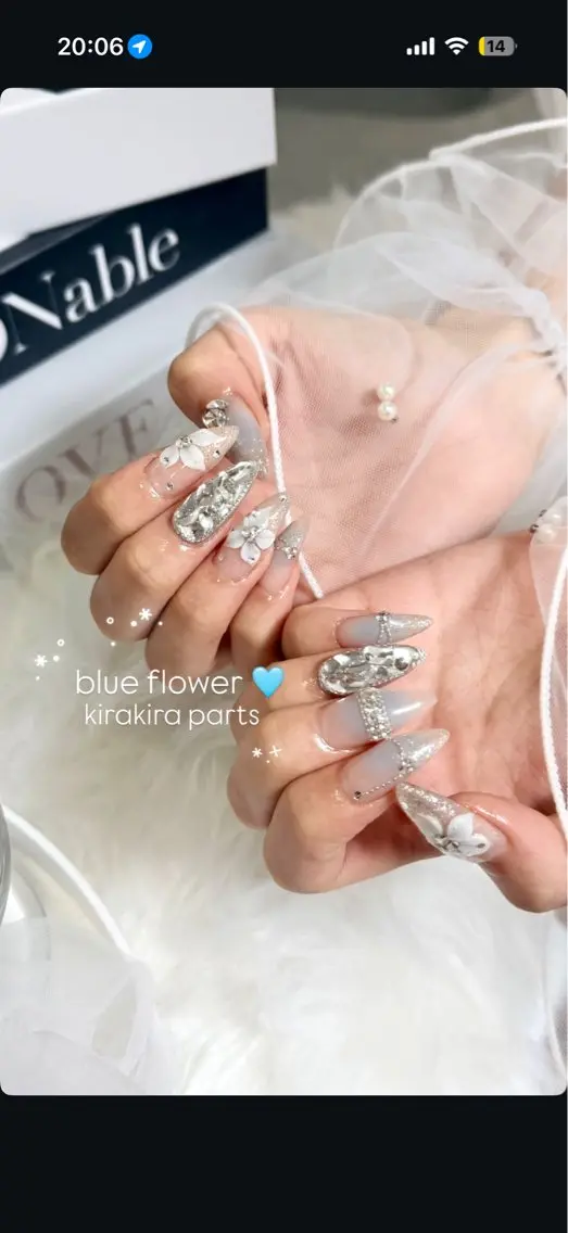 ネイル チークネイル フラワーネイル キラキラネイル 夏ネイル ハンドネイル Blanche Ayaのネイルデザイン