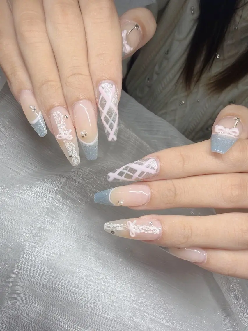 ネイル 長さ出し グラデーション 卒業式 キラキラネイル マグネットネイル ハンドネイル Lee Nailsのネイルデザイン