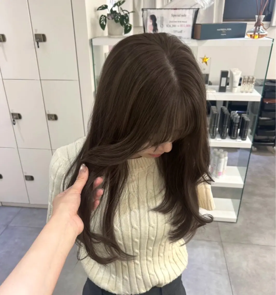 ロング カット ヘアカラー ELENA🎀 / 似合わせ / 透明感のヘアスタイル