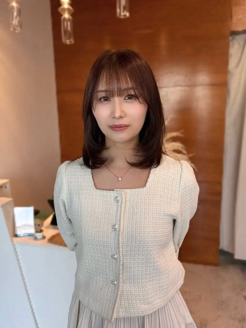 ミディアム カラー ミディアムレイヤー ブラウンカラー くびれヘア レイヤーカット 韓国ヘア🇰🇷 RYOTAのヘアスタイル