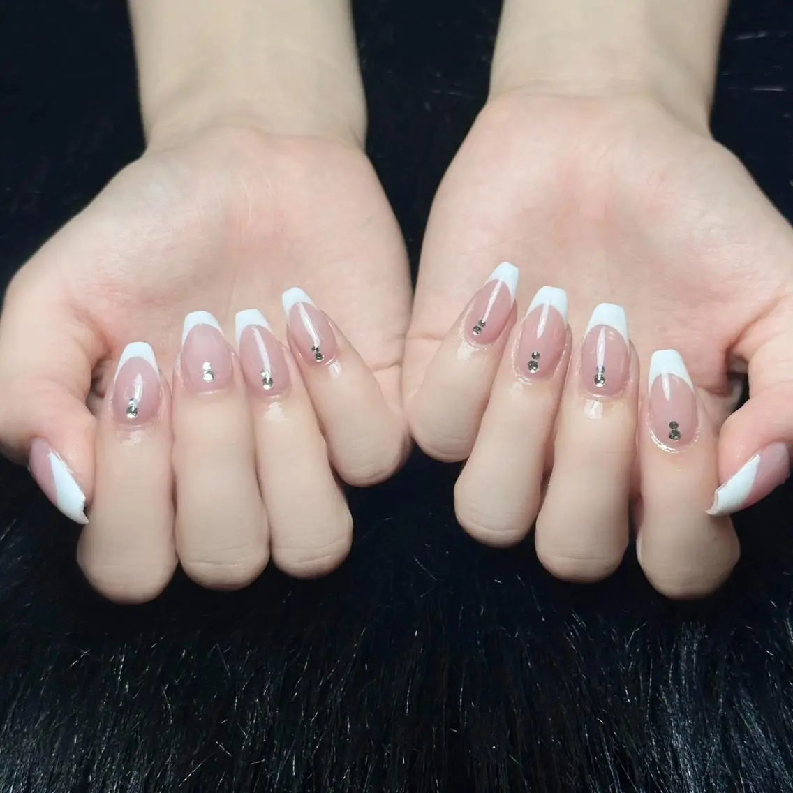 ネイル フラワーネイル フレンチネイル ガーリー キラキラネイル 韓国ネイル Melia Nail Nambaのネイルデザイン