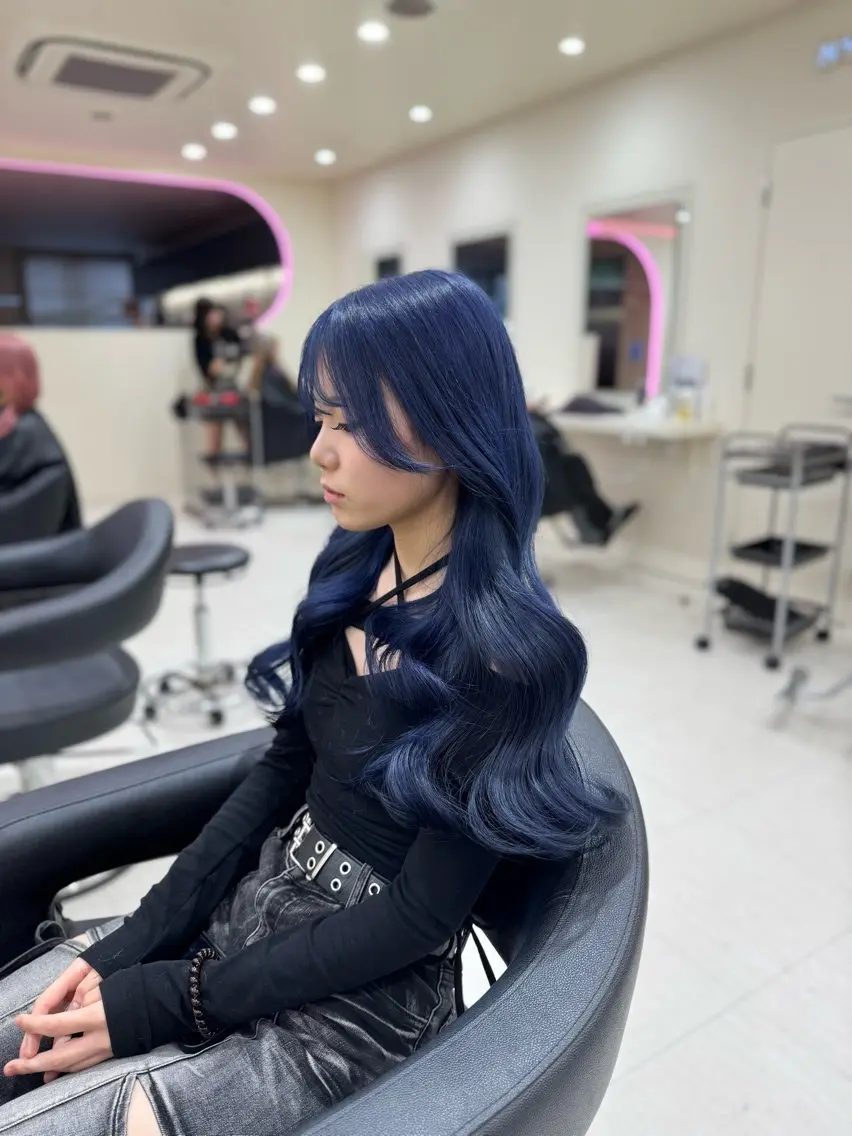ロング 韓国風ヘア レイヤーカット カット ヘアカラー 縮毛矯正× ブルーブラック/池袋のヘアスタイル