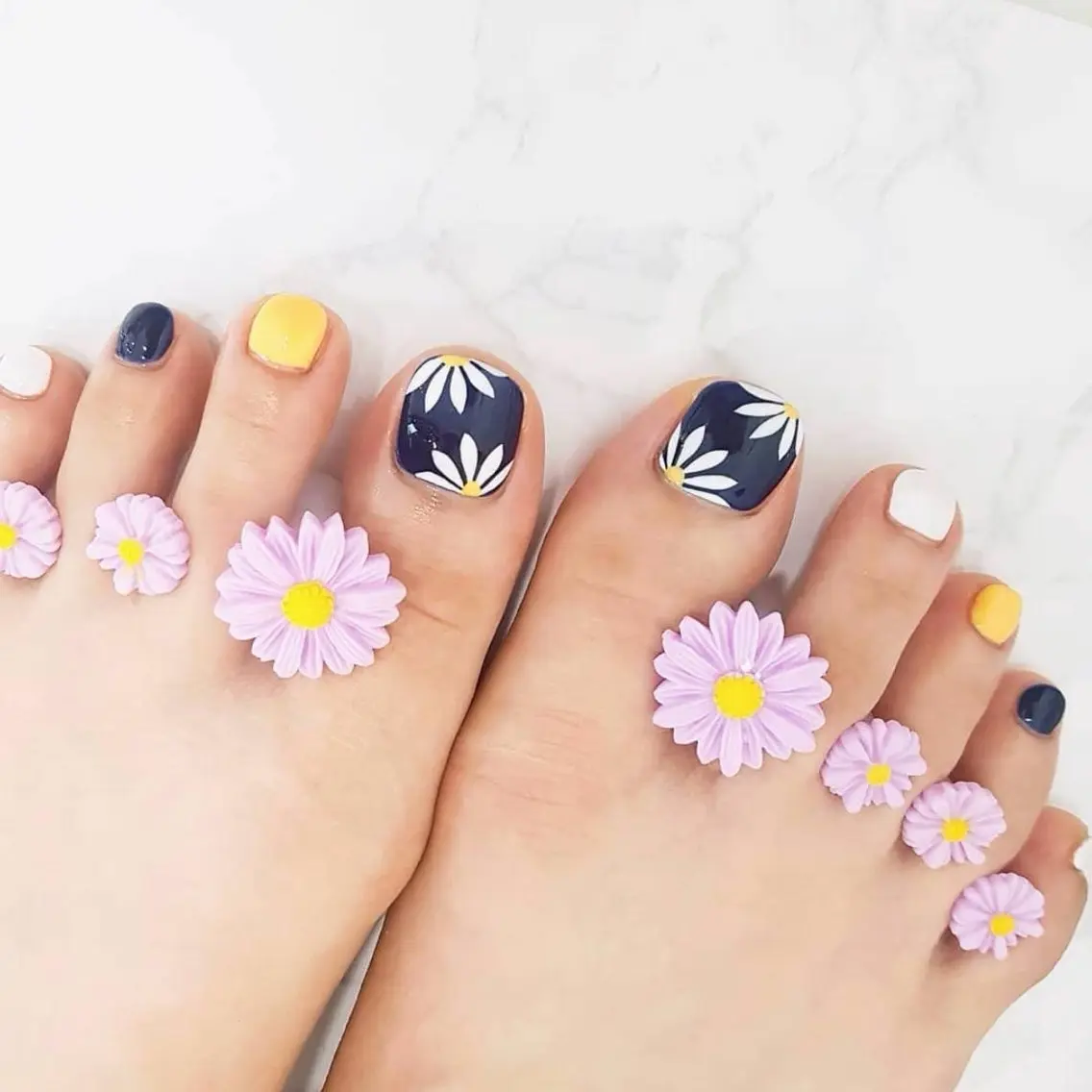 ネイル フットネイル EMILY NAILのネイルデザイン