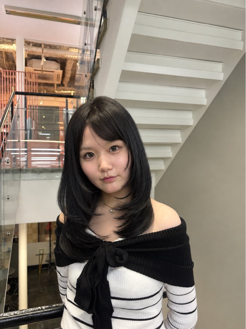 セミロング あゆな\メンズカット \髪質改善のヘアスタイル