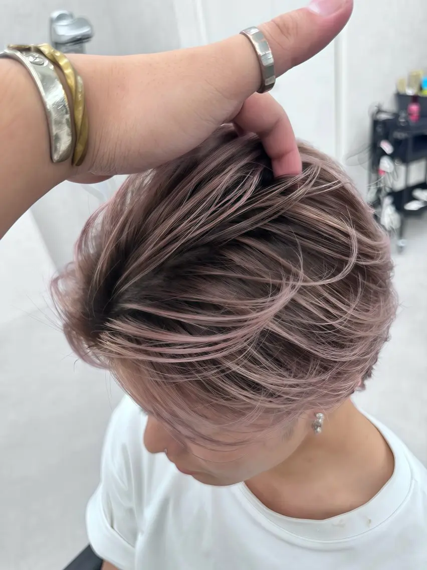 ミディアム ハイライト レイヤーカット カット ヘアカラー ⚡️ハイライトカラー /バレイヤージュ⚡️のヘアスタイル