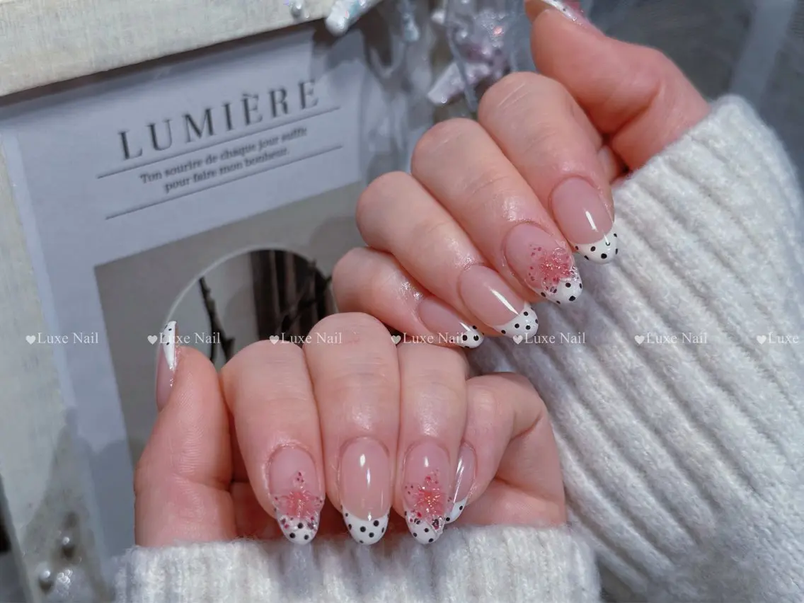 ネイル チークネイル 桜ネイル フラッシュネイル フレンチネイル ガラスフレンチ ハンドネイル ハンドケア Luxe Nail Salonのネイルデザイン