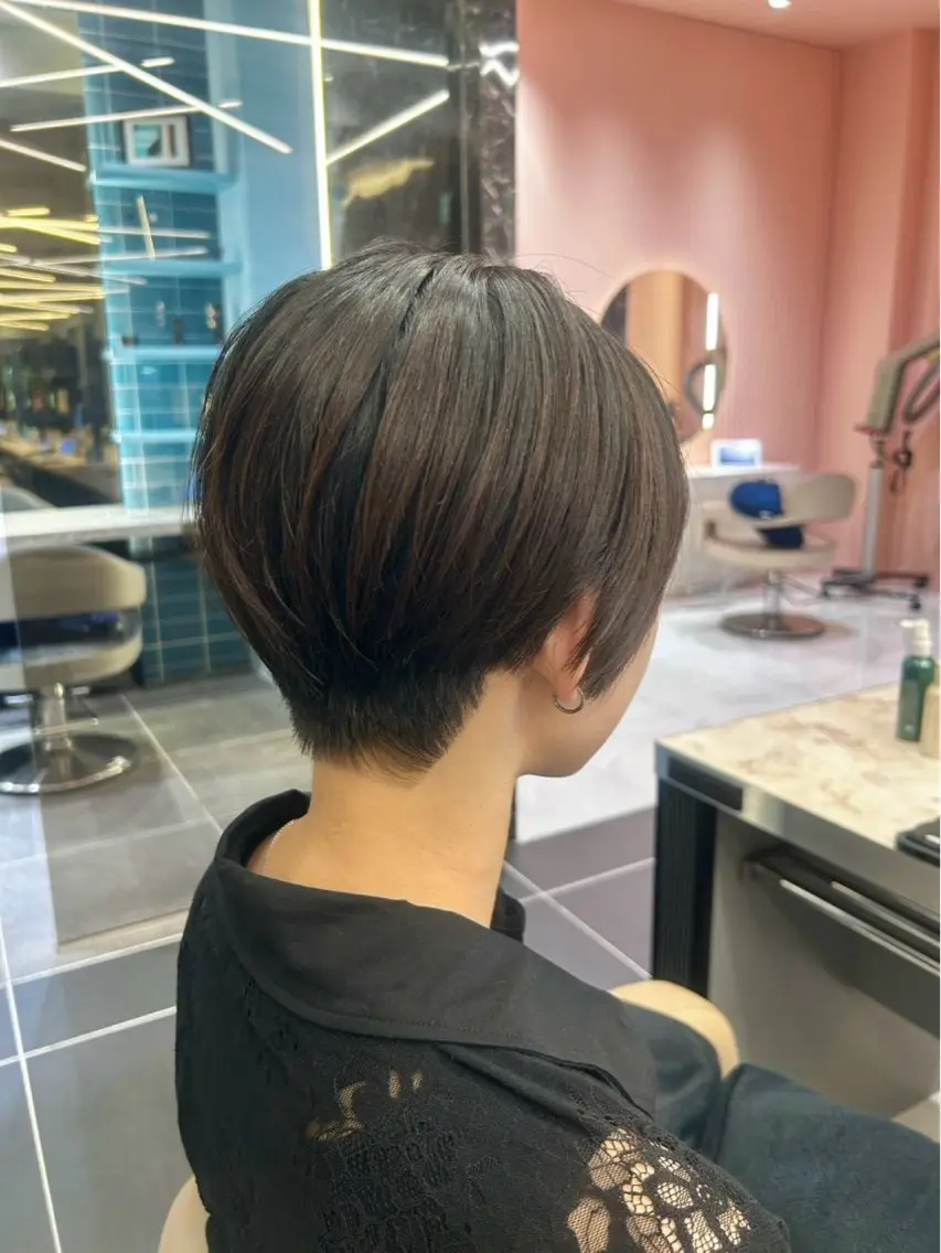 ショート ショートヘア 小向 音緒のヘアスタイル