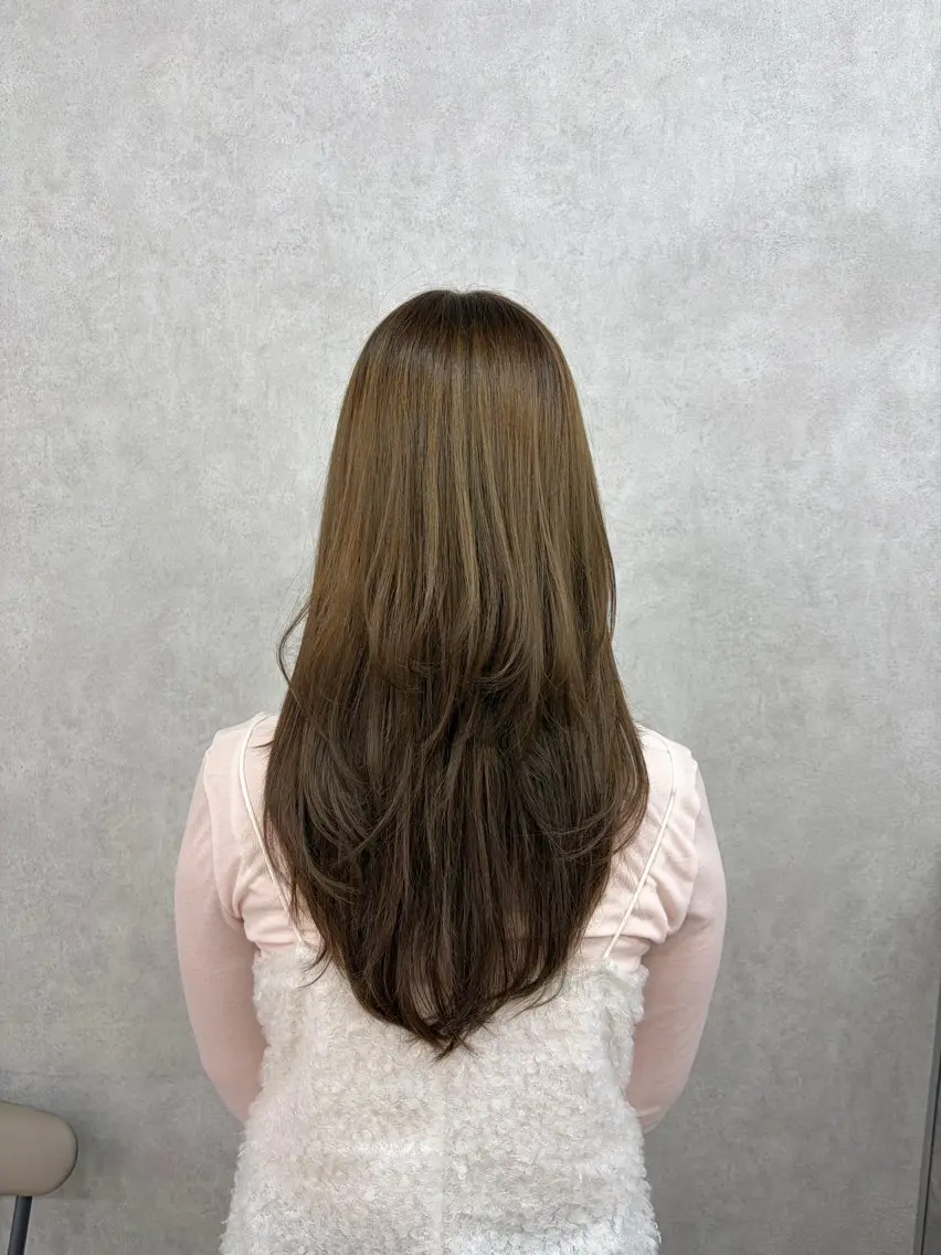 ロング カラー ベージュカラー オリーブベージュ 倉澤 愛理のヘアスタイル