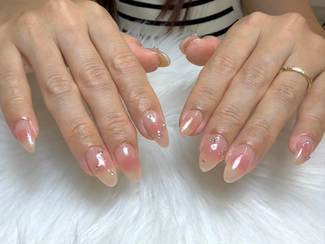 ネイル ハンドネイル ハンドケア 深田 百恵のネイルデザイン