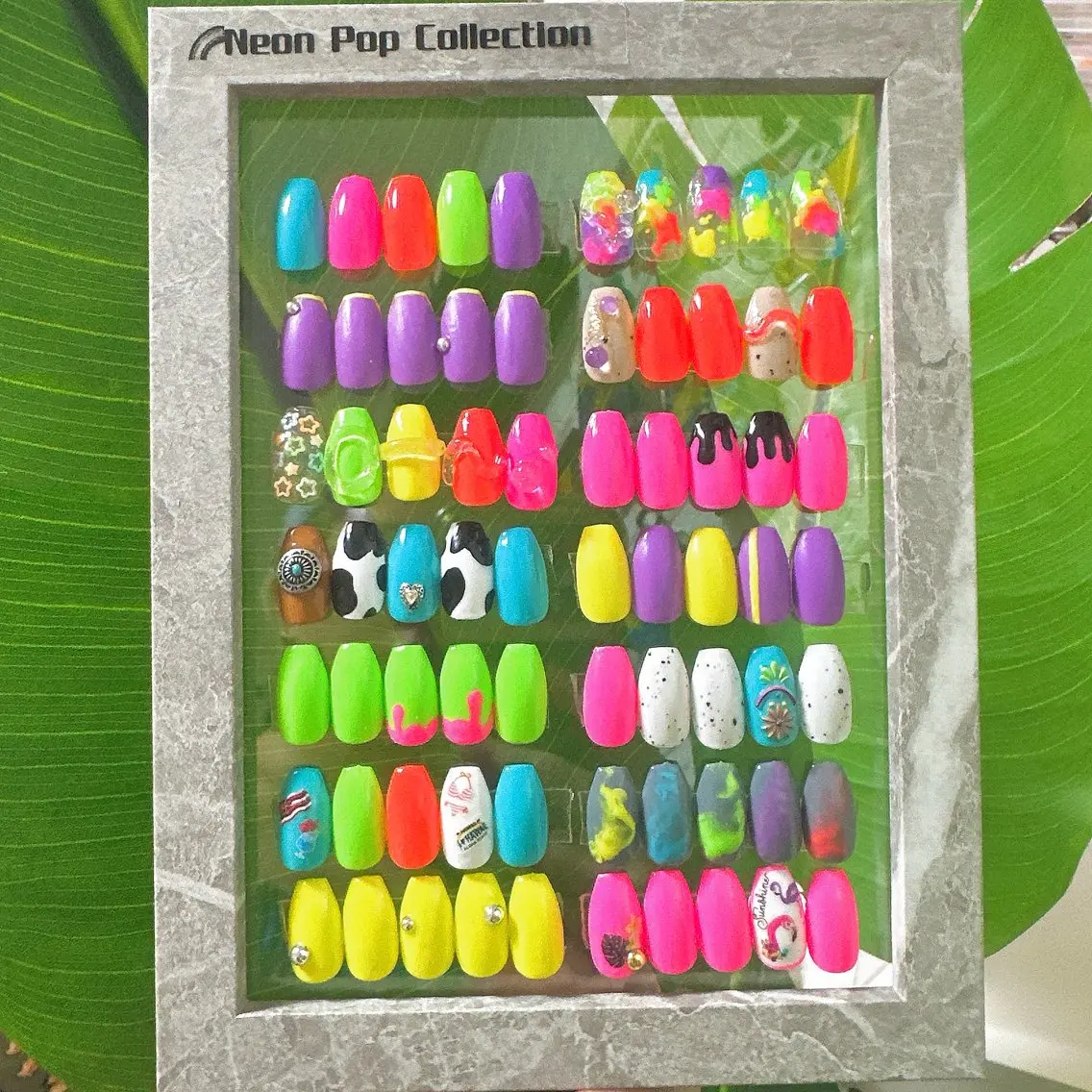 Neon Pop Collectionの写真