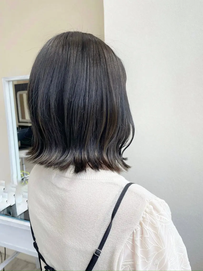 ミディアム カラー グレージュ オリーブグレージュ オリーブグレー カット ヘアカラー APPEL / fujiiのヘアスタイル