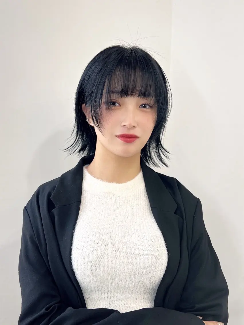 ミディアム カラー 黒髪 ブルーカラー ブルーブラック ボブ 顔まわりレイヤー カット ヘアカラー トリートメント 渋谷レイヤーカット❌ 縮毛矯正専門/武田涼のヘアスタイル