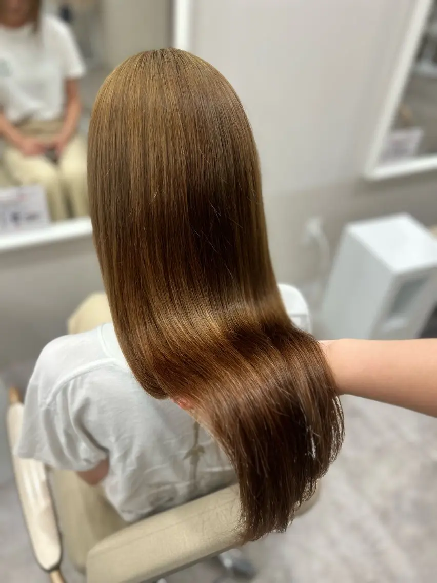 ロング カラー ULUA ひまりのヘアスタイル