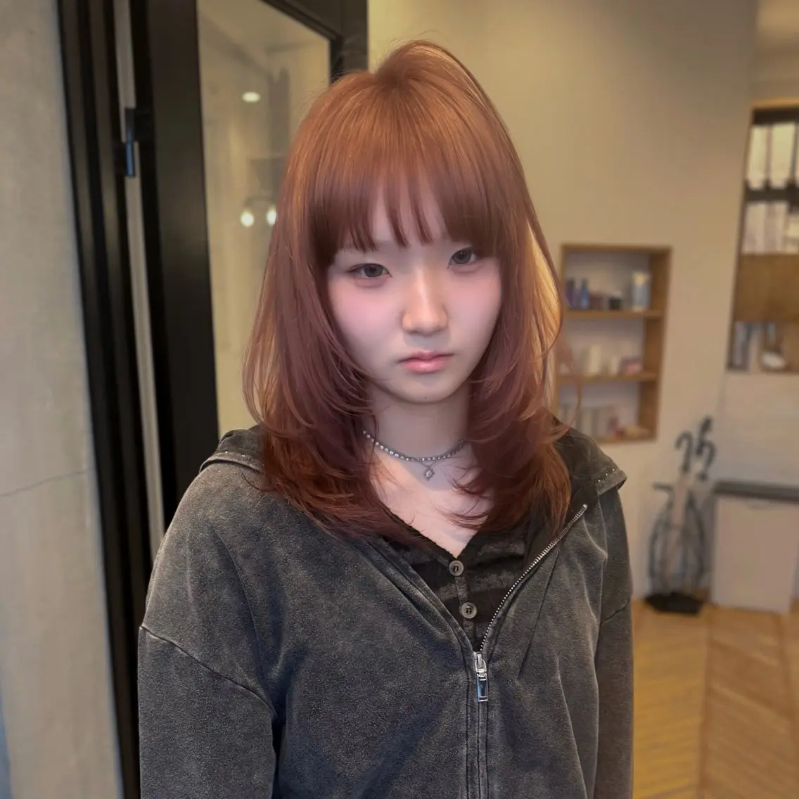 ミディアム カット ヘアカラー トリートメント ベージュカラー/長岡 レイヤーカット/コウのヘアスタイル