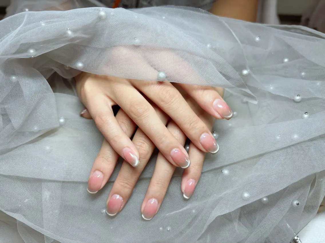 【初回ソフトジェルオフ無料】爆人気🌸チーク+マグネットフレンチ(ベースカラー無し)の写真