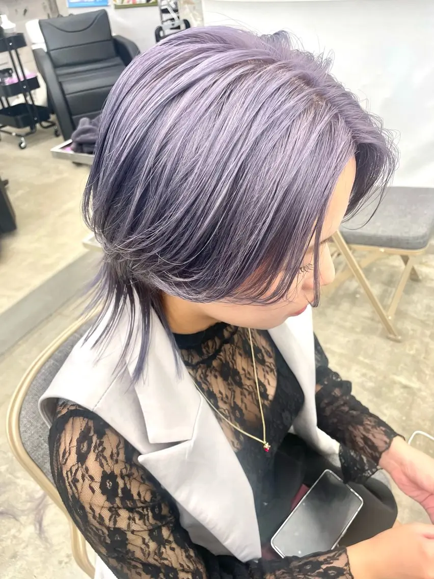 セミロング カラー インナーカラー 推し ブリーチ 髪質改善のヘアスタイル