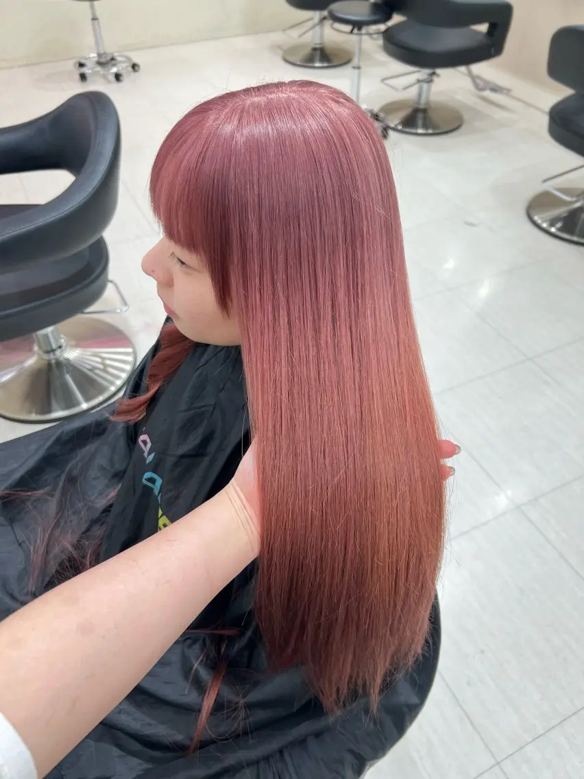 ロング カラー ヘアアレンジ ヘアカラー 韓国レイヤー&ピンク 艶髪🩶maikoのヘアスタイル