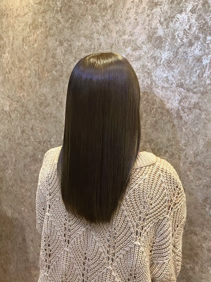 セミロング ひらち まいののヘアスタイル