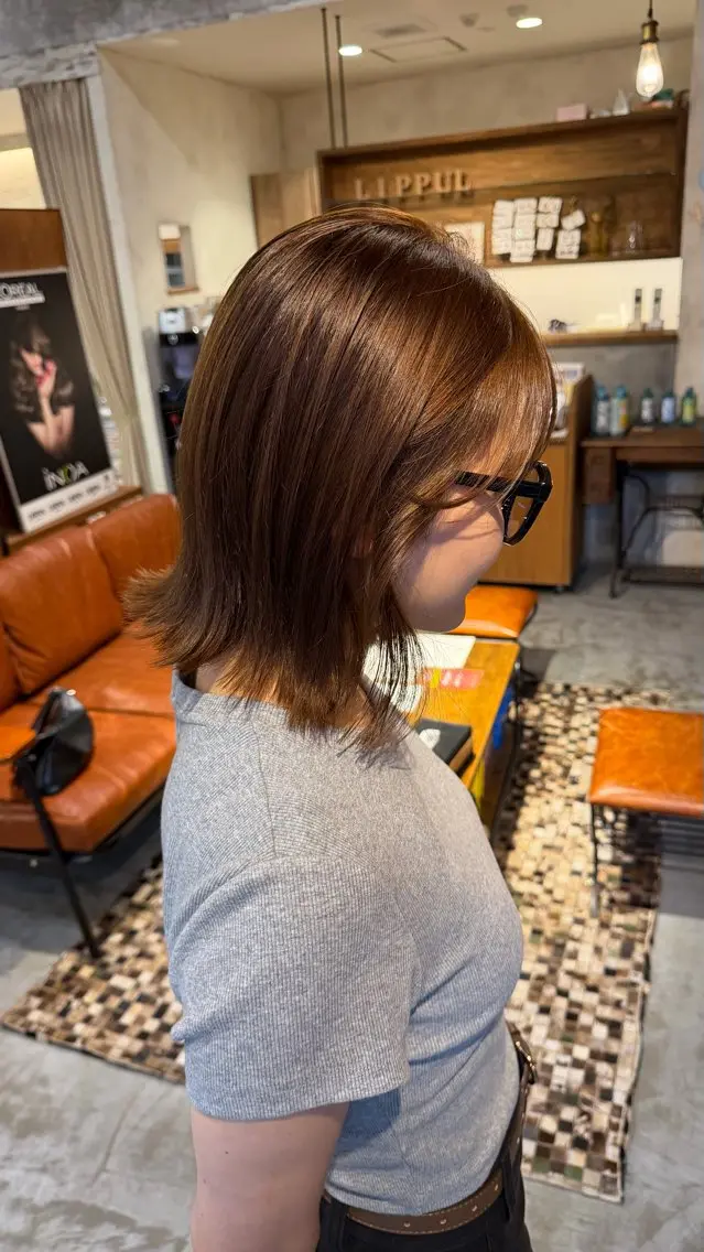 ミディアム カラー ベージュカラー ヘアカラー { door } Kawasakiのヘアスタイル