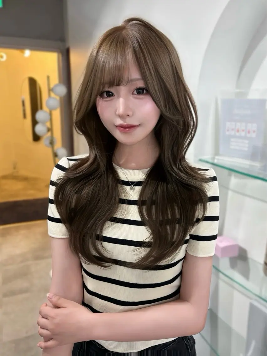 ロング 顔周りカット カット ヘアカラー 家村 茉由のヘアスタイル