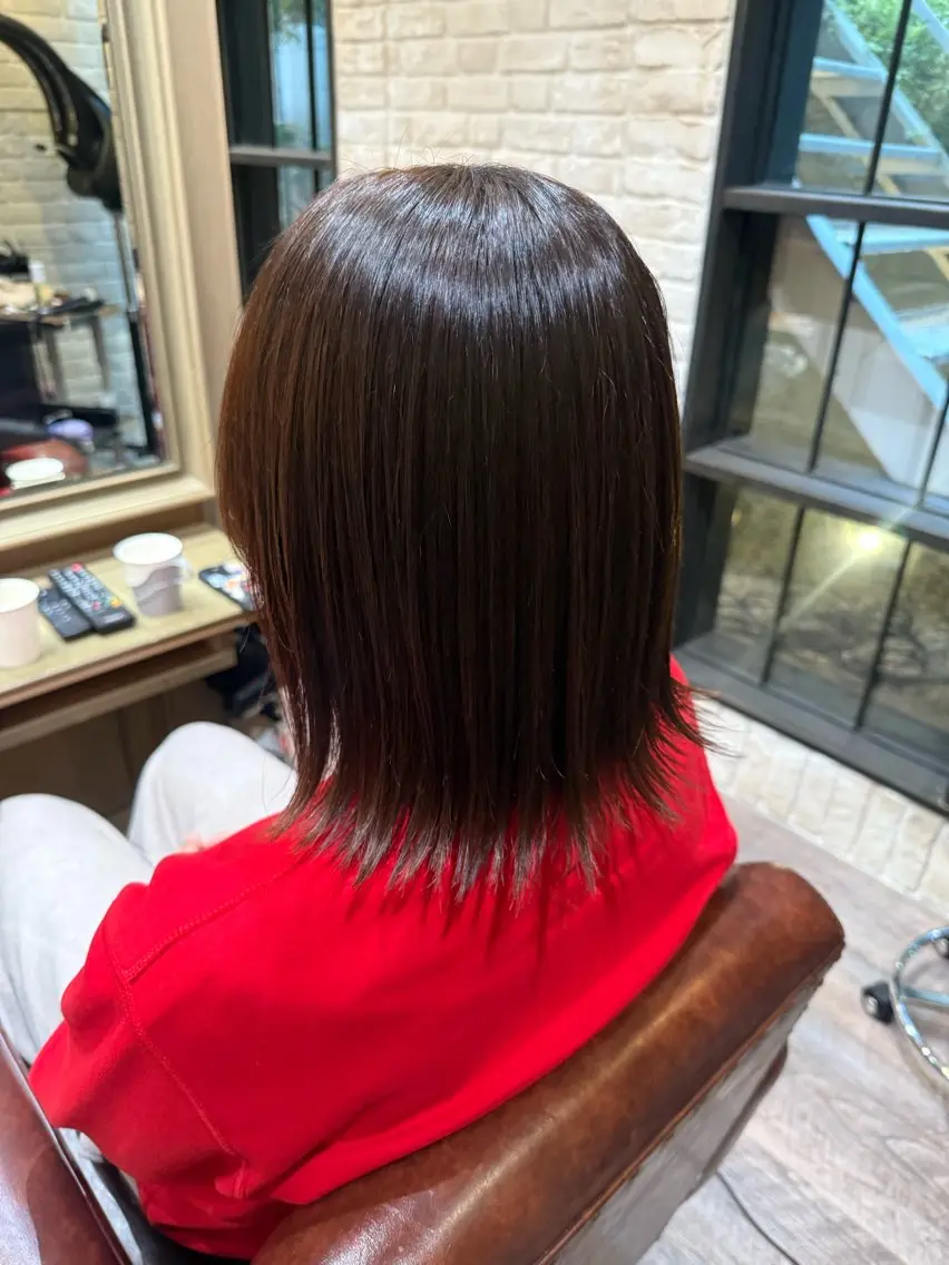 ミディアム パーマ 酸性ストレート ストレートパーマ カットパーマ3000 円/水曜日モデルのヘアスタイル