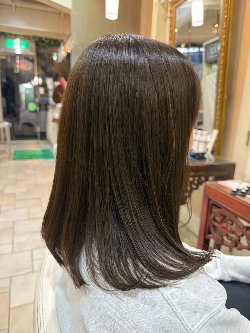 ミディアムレイヤーカット＋シャンプー＋トリートメントの写真
