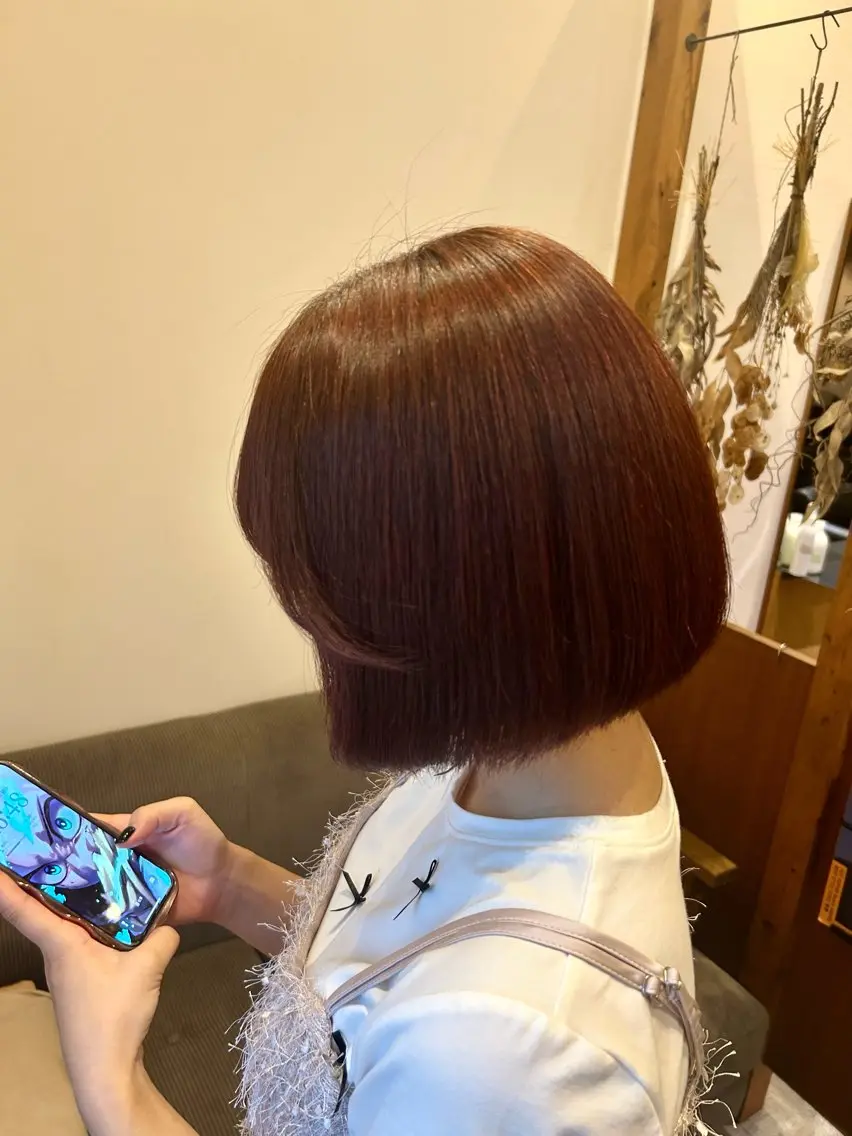 ショート カラー レッドカラー 田中 琴鈴のヘアスタイル