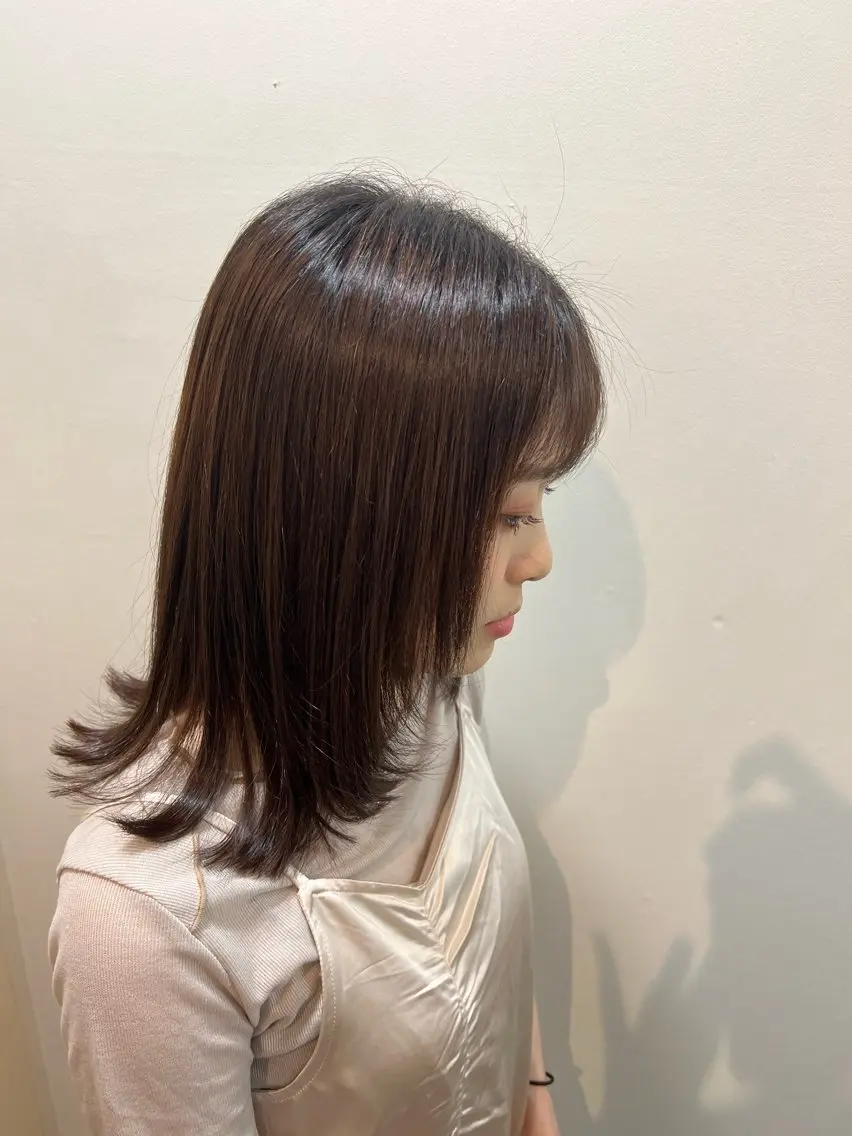 セミロング 顔周りカット レイヤーカット アベ ナツミのヘアスタイル