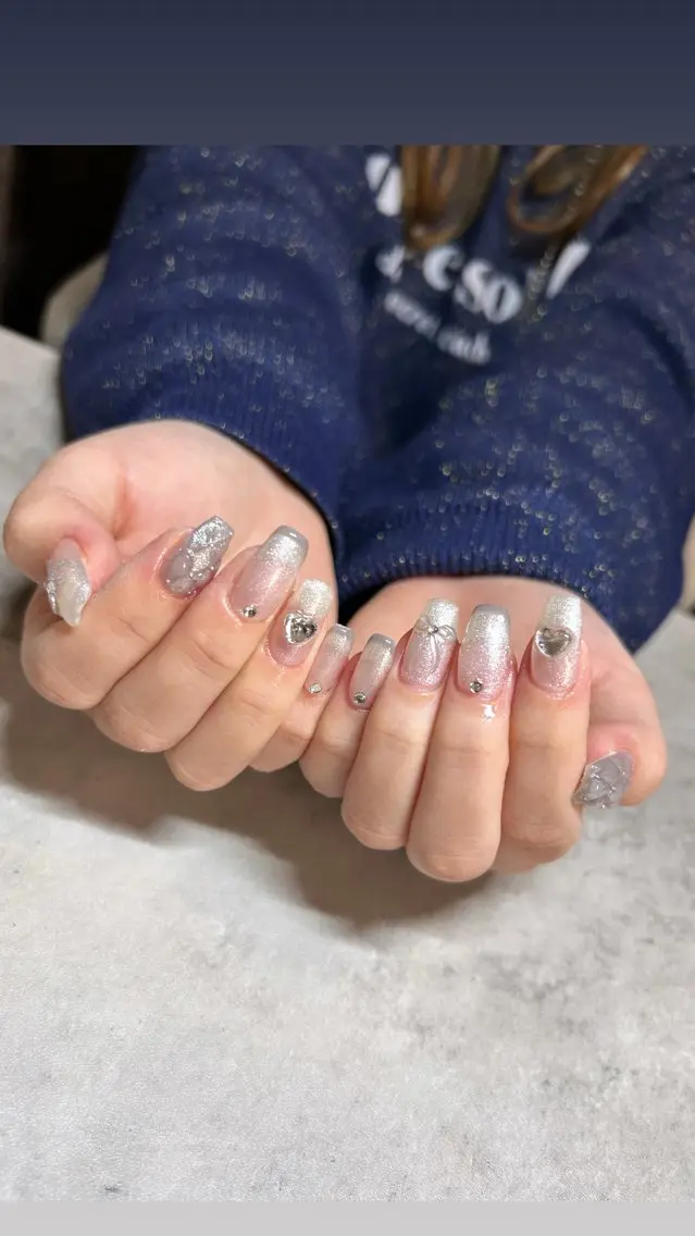 ネイル ハート ストーンネイル Prettiest nailのネイルデザイン