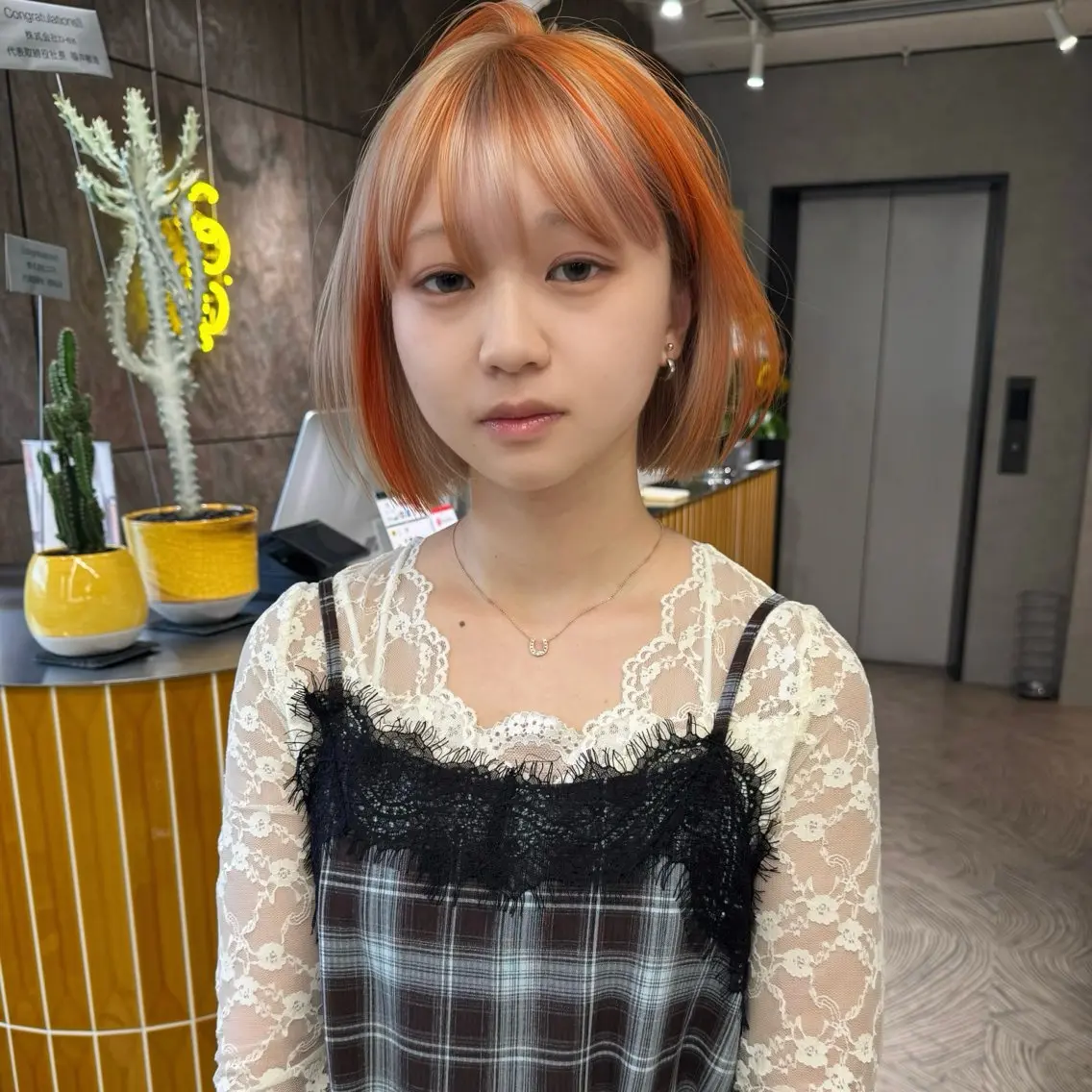 ショート カラー カット ヘアカラー トリートメント 💖ブリーチと縮毛矯 正の二刀流💖ヨシキのヘアスタイル