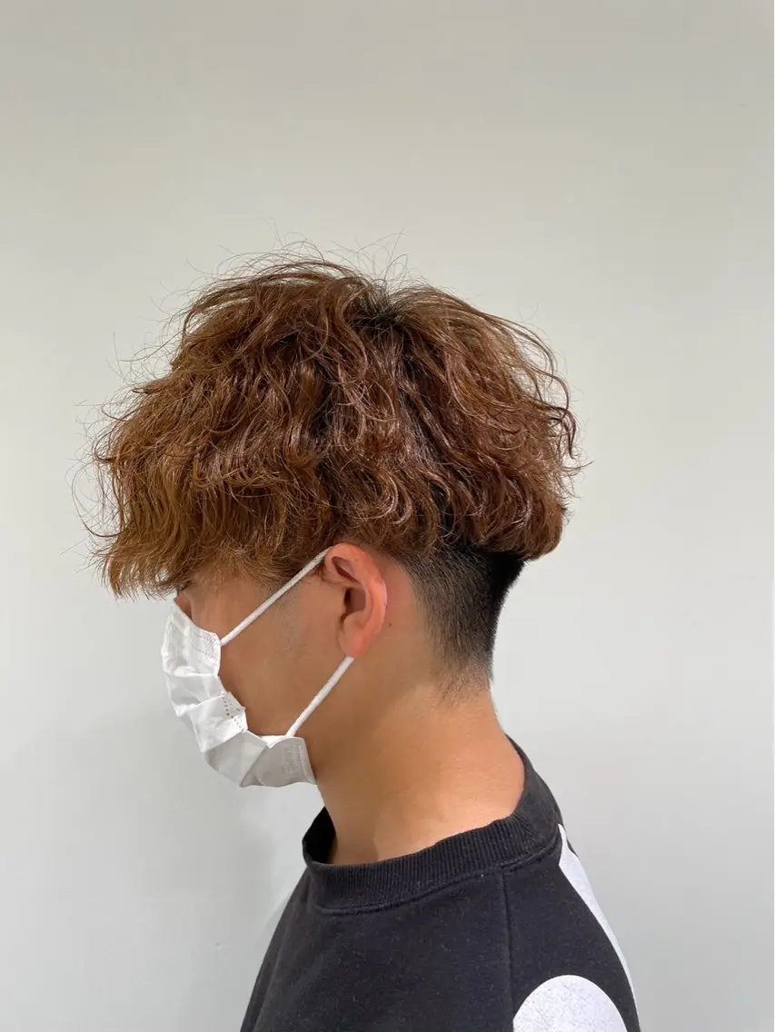 メンズ カット パーマ 【シャドウパーマ センターパート】義心のヘアスタイル