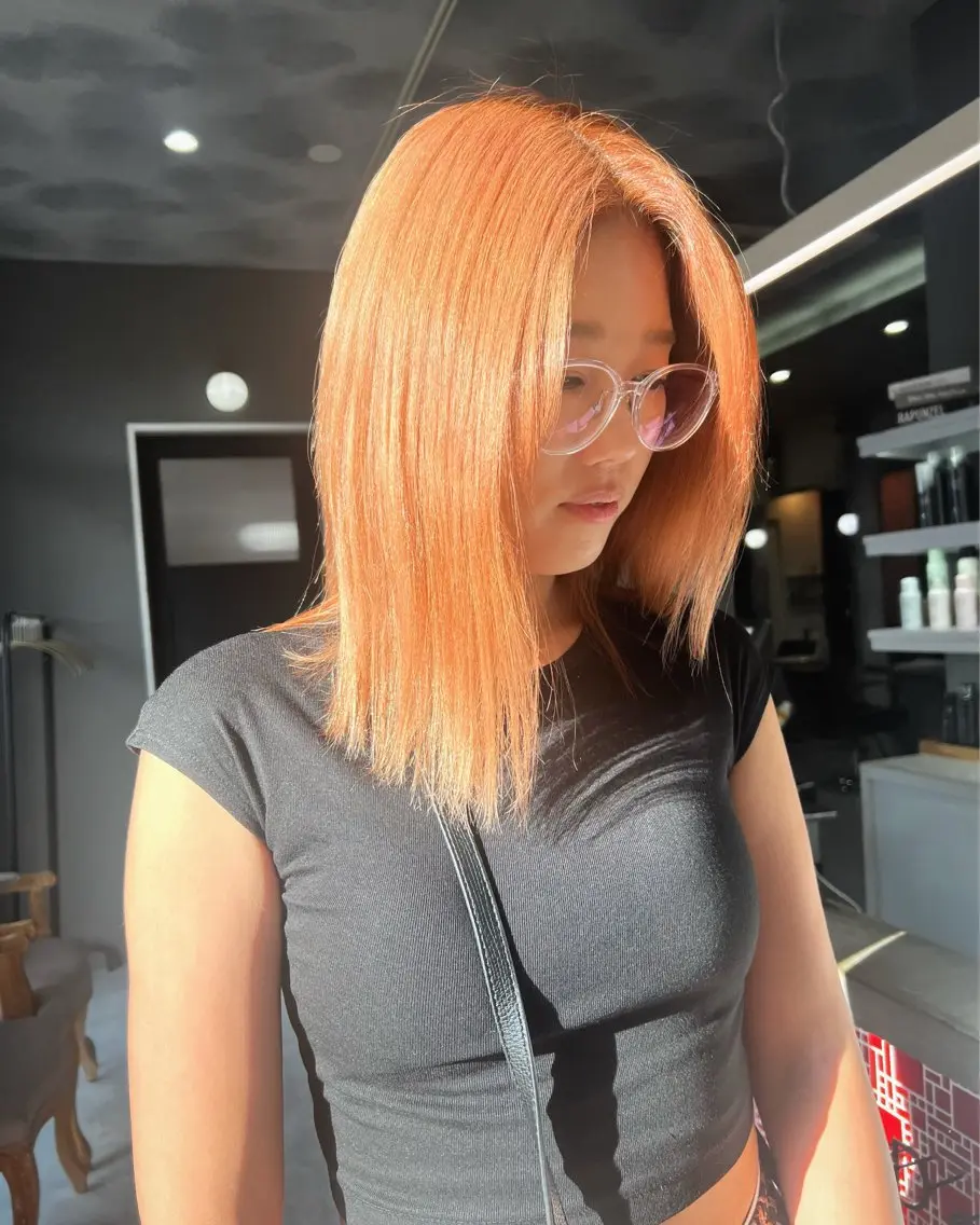 ミディアム カラー ブリーチ オレンジ ヘアカラー トリートメント 佐々木 愛実のヘアスタイル