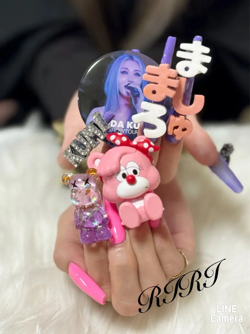 ネイル ジェルネイル キラキラネイル 韓国ネイル ラメ(グリッター) ロングネイル riri オーナーのネイルデザイン