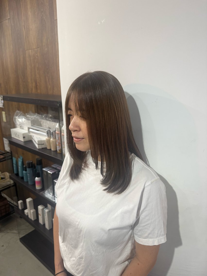 ミディアム カラー 篠田 舞のヘアスタイル