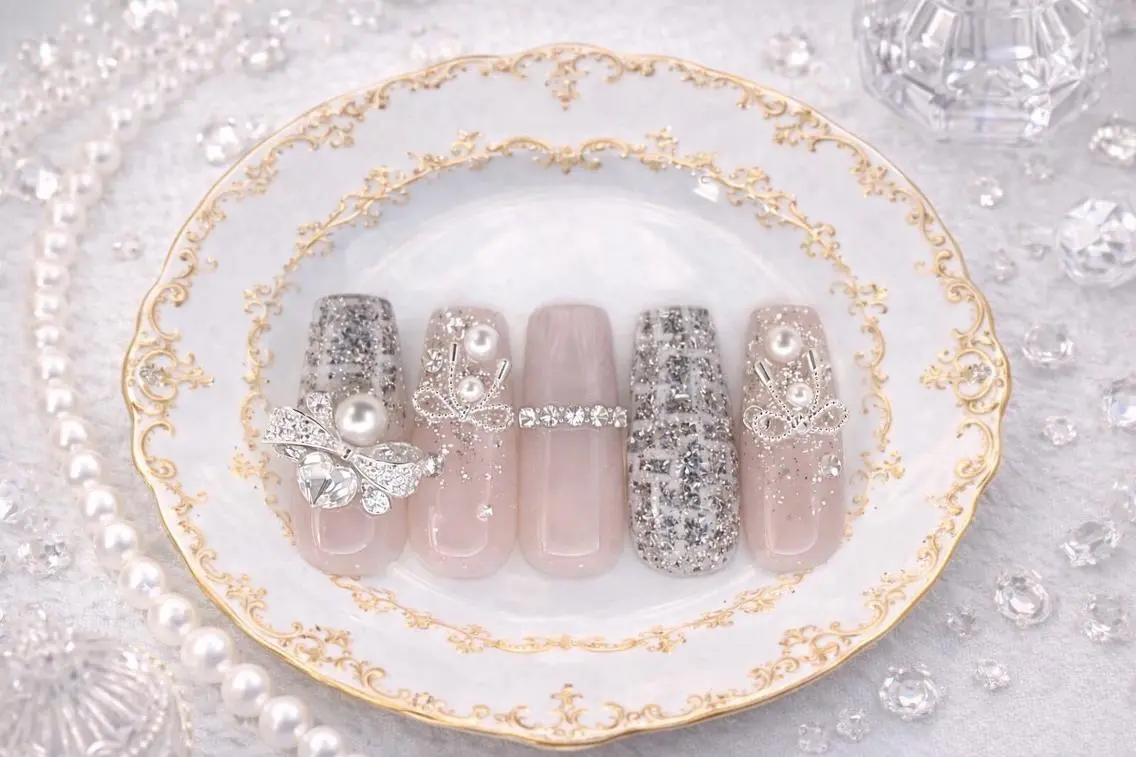 ネイル ロングネイル ワンホンネイル REBEST南森町 nail🪽のネイルデザイン