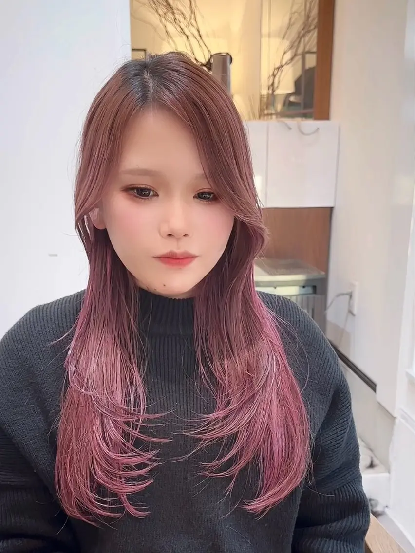 セミロング レイヤーカット 手塚 亮汰のヘアスタイル