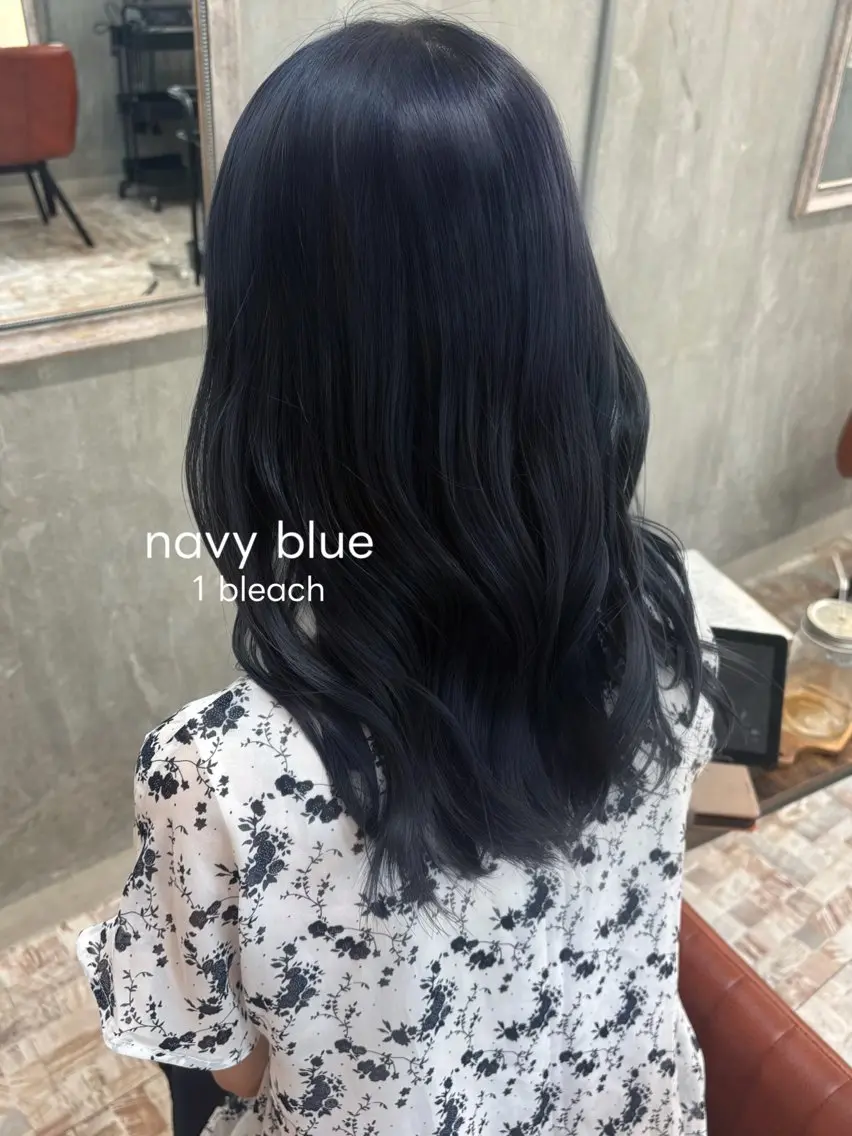 カラー 透明感カラー ネイビーカラー botan🎀 harunaのヘアスタイル