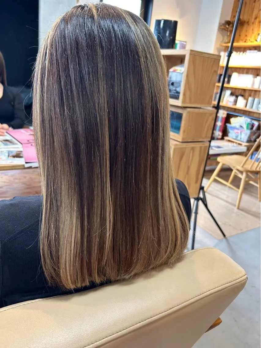 セミロング レイヤーカット カット ヘアカラー 阪神西宮★JUNO 川﨑温子のヘアスタイル