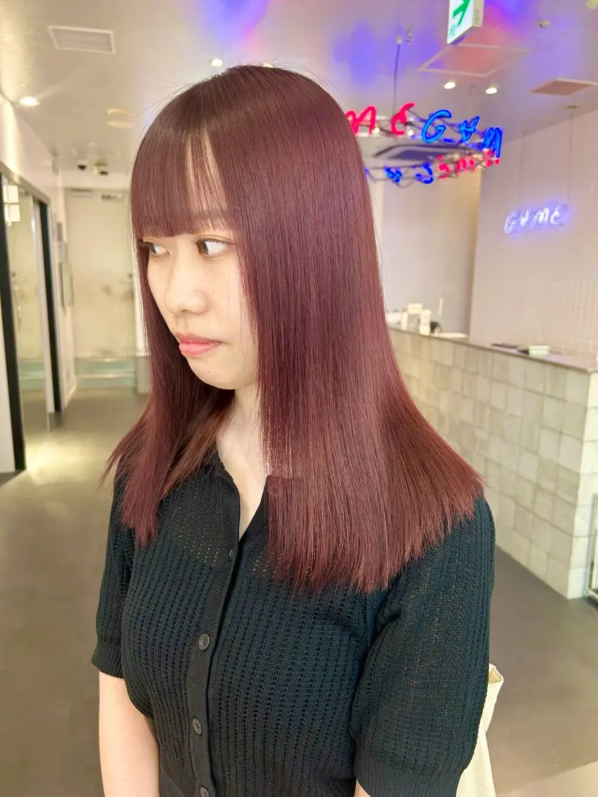 カラー レッドカラー 🫒オリーブ/透け感 レイヤー🌿モエカのヘアスタイル